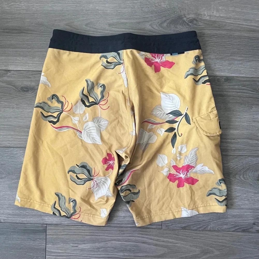 Vissla Mens Board Shorts Size 28 Yellow Floral Upcycled Coconut Poly M115MMOO